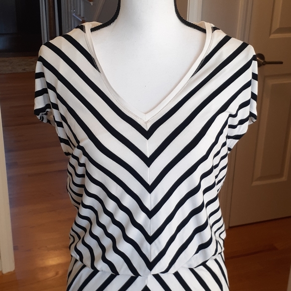 WHBM Black & White Chevron Striped Dress M - Picture 3 of 13